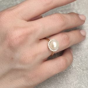 Δαχτυλίδι Χρυσό Κ14 Με Μαργαριτάρι & Λευκές Πέτρες Ζιργκον MSD-20780G