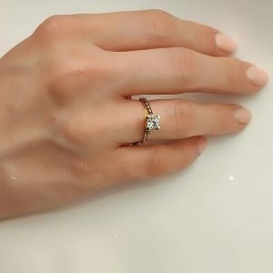 Μονόπετρο Δαχτυλίδι Χρυσό K14 Με Λευκή Στρόγγυλη Πέτρα Ζιργκον KBD-10131Y