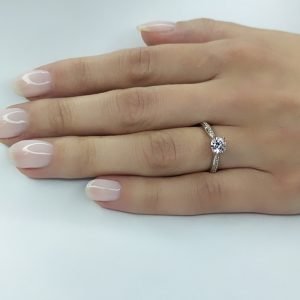 Μονόπετρο Δαχτυλίδι Λευκόχρυσο 14K Με Λευκές Πέτρες Ζιργκον KBD-21117W