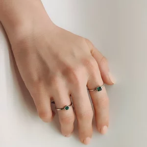 Λευκόχρυσο 14Κ Δαχτυλίδι Με Στρόγγυλη Πράσινη Πέτρα Ζιργκόν KBD-20683W