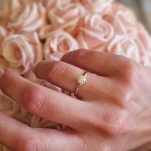 Μονόπετρο Δαχτυλίδι Χρυσό 14K Με Λευκή Πέτρα Ζιργκον MSD-21751Y