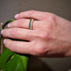 Δαχτυλίδι Χρυσό 14Κ Διπλό Με Λευκές Στρόγγυλες Πέτρες Ζιργκον & Τετράγωνες Πράσινες MSD-21890Y