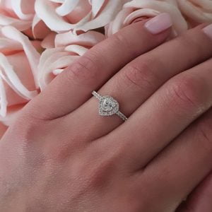 Γυναικείο Δαχτυλίδι Λευκόχρυσο 14Κ Σε Σχέδιο Καρδιά Με Λευκές Πέτρες Ζιργκόν MSD-21797W