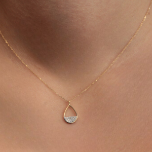 Κολιέ Χρυσό Κ14 Σε Σχήμα Δάκρυ Με Λευκές Στρόγγυλες Πέτρες Ζιργκόν Στο Κάτω Μέρος (Διάσταση : 15mm x 10mm) VRV-22325Y