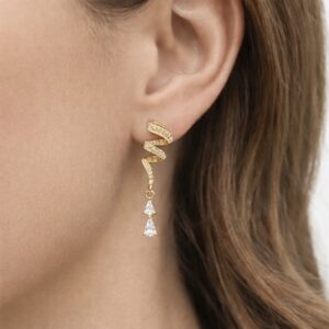 Εντυπωσιακά Σκουλαρίκια Κρεμαστά Ασημένια Επιχρυσωμένα 925 Με Λευκές Πέτρες Ζιργκόν Κατά Μήκος Και Λευκές Κρεμαστές Πέτρες Ζιργκόν Σε Σχήμα Δάκρυ ASZ-24204Y